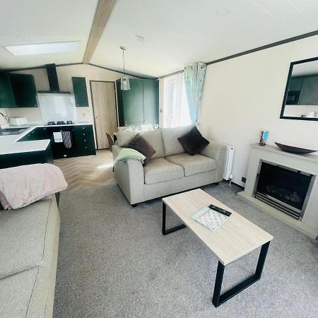 Evergreen Lodge With Hot Tub يورك المظهر الخارجي الصورة
