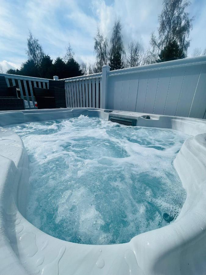 Evergreen Lodge With Hot Tub يورك المظهر الخارجي الصورة